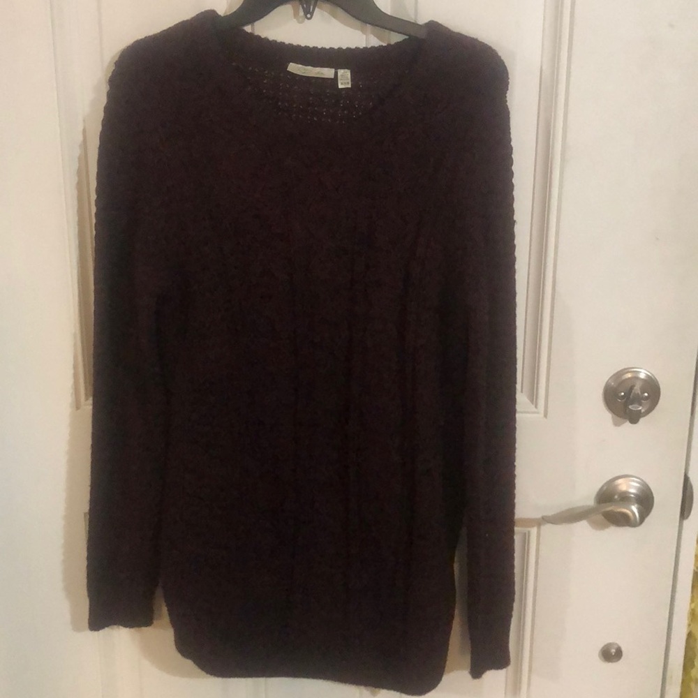 Maroon sweater